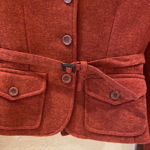 Gorgeous bronze/rust coloured blazer.. size is actually a 1 - Picture 3 of 5